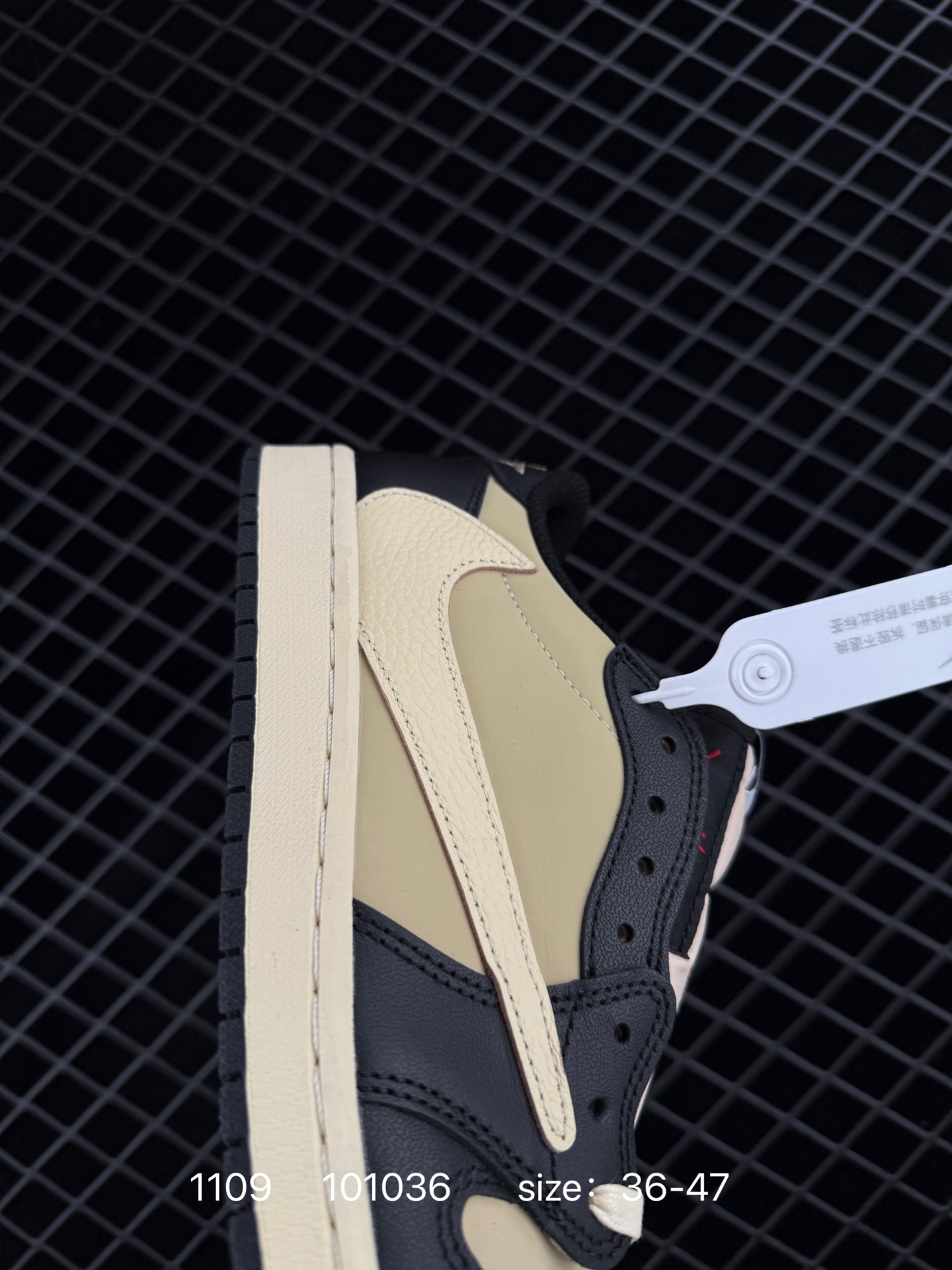 Travis Scott x Air Jordan 1 ” Reverse Mocha “